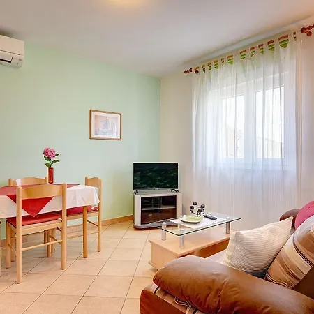 Apartment Ivy